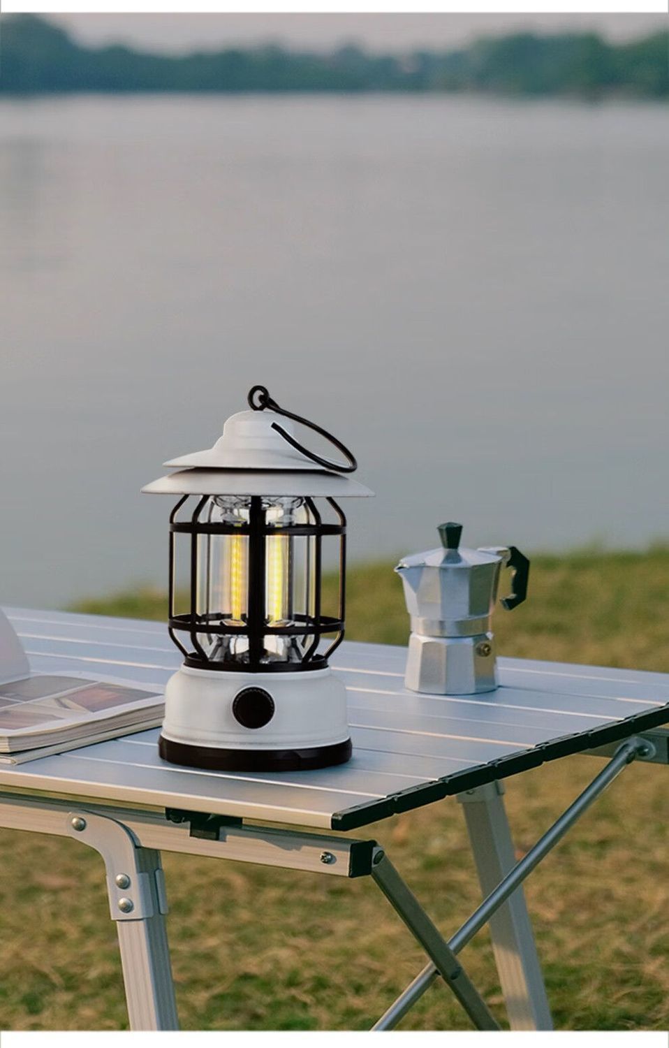 TikTok Hot Retro Camping Lantern Outdoor Camping Light Home Emergency Tent Light Multifunctional Portable Retro Lantern